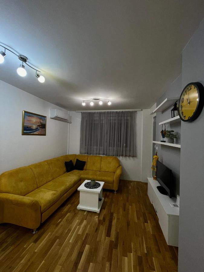 Yellow Ns Lägenhet Novi Sad Exteriör bild