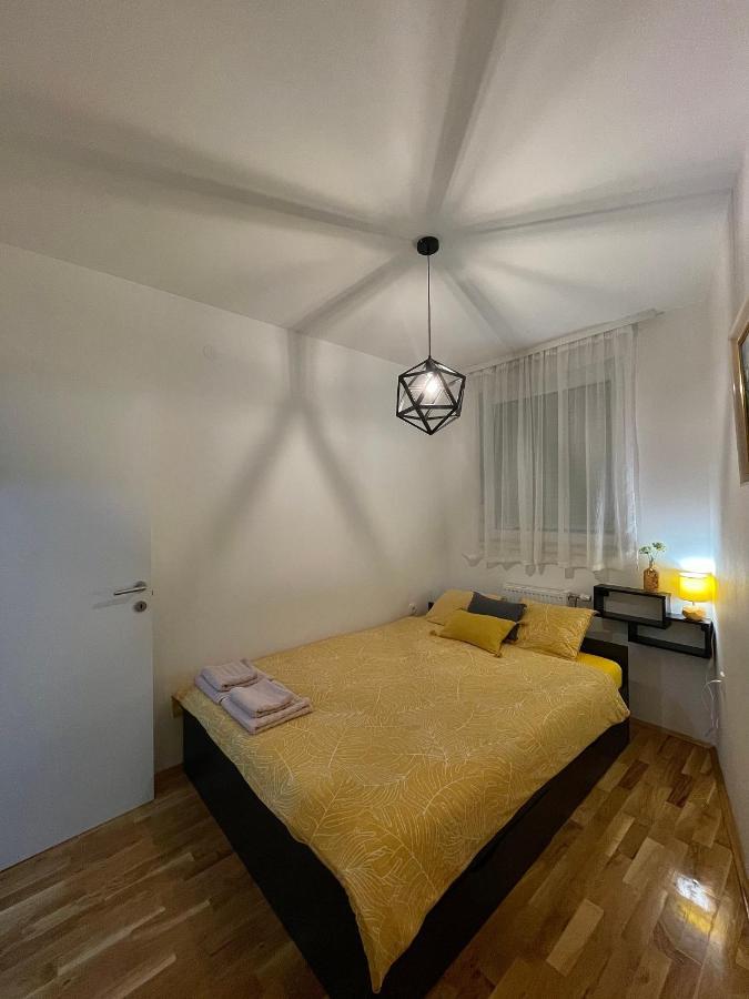 Yellow Ns Lägenhet Novi Sad Exteriör bild